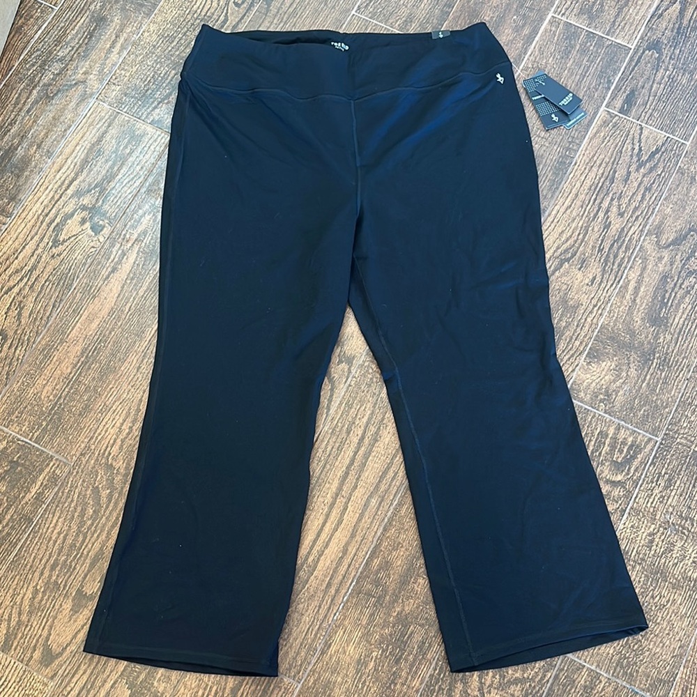 PLUS SIZE: TORRID. Black Yoga Pants. 4X.